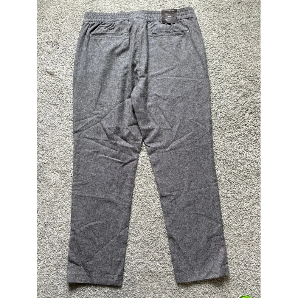 Banana Republic Mason‎ Athletic Tapered Pants Mens 34x30 Grey Elastic Waist NEW